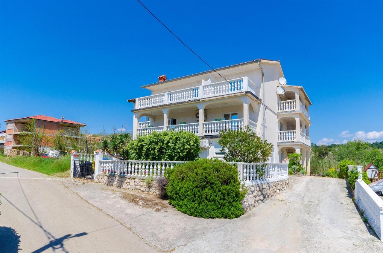 Apartments Ester Lopar Exterior photo