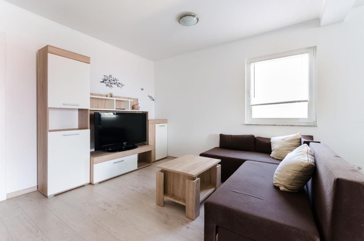 Apartments Ester Lopar Exterior photo